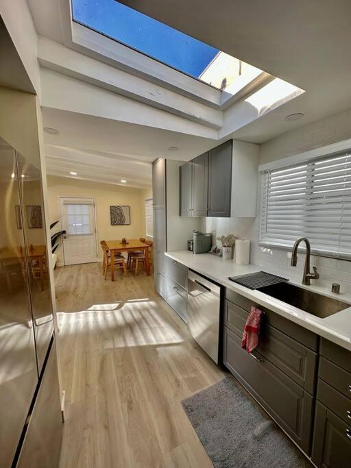 Charming Zen Venice 3br W/patio & W/d Hébergement de vacances *