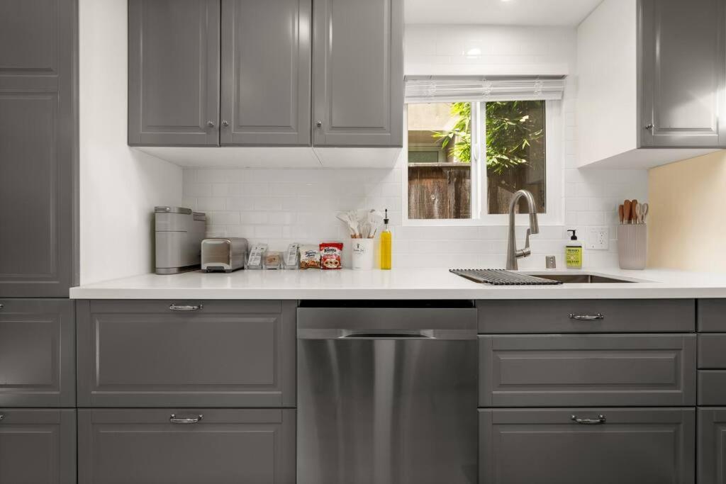 Charming Zen Venice 3br W/patio & W/d * Los Angeles